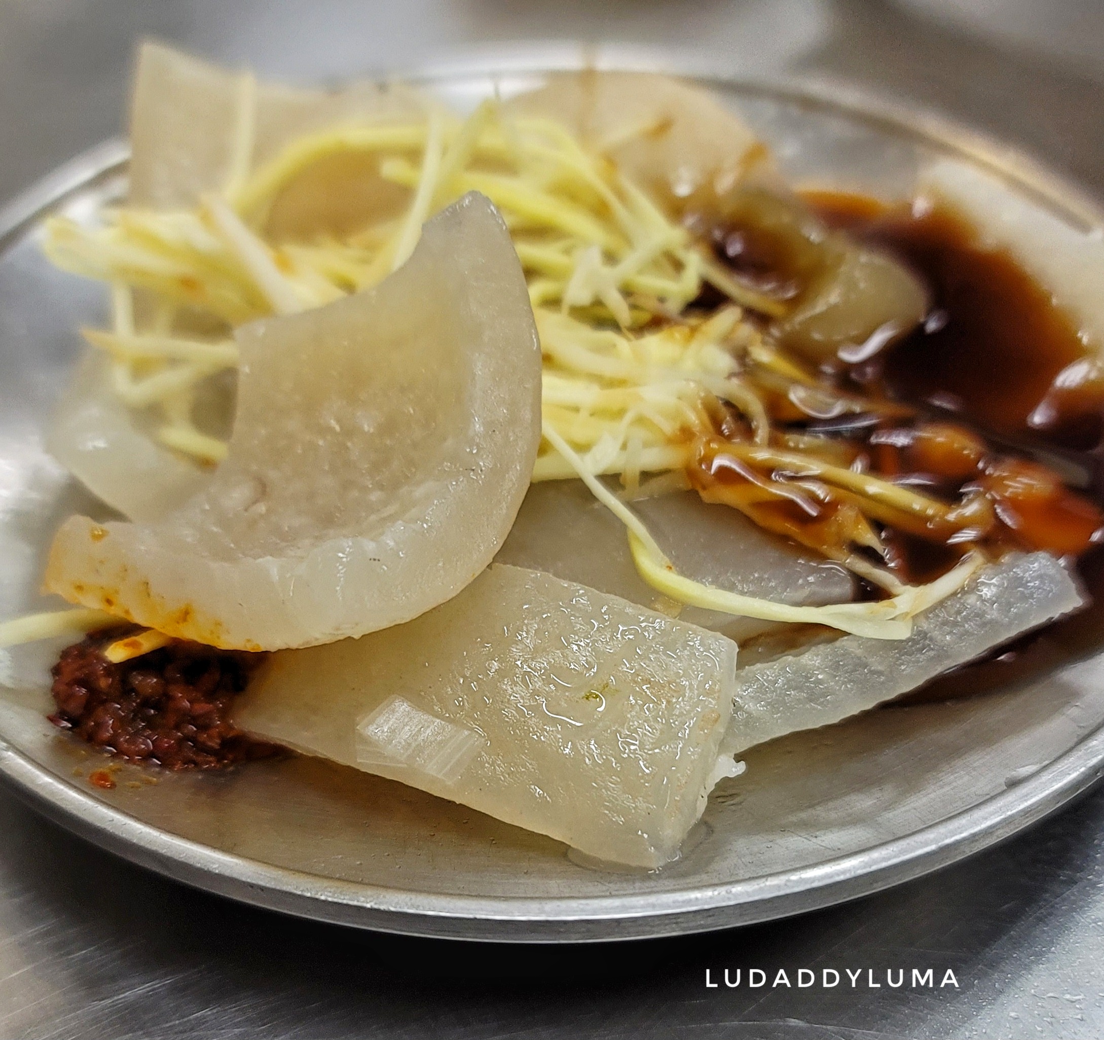 【天母美食】士東市場方媽媽小吃店│眷村媽媽的好手藝，各式麵點加黑白切