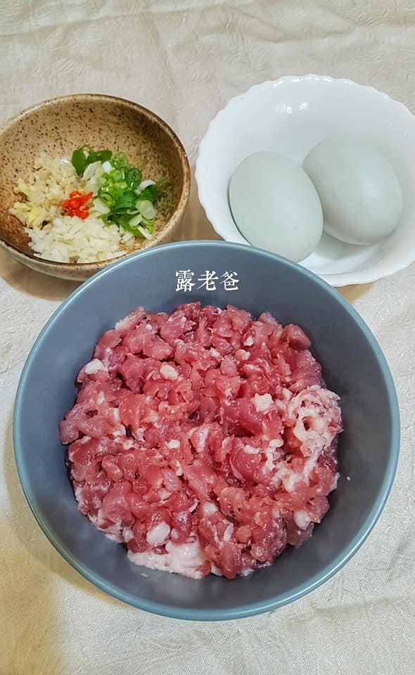 家常食譜｜便當菜食譜：鹹蛋蒸肉。便當菜超下飯