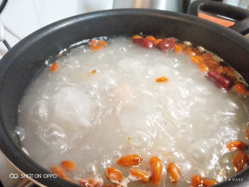 【食譜】膠質多多的豬腳山藥養生湯‧護胃養顏又滋補