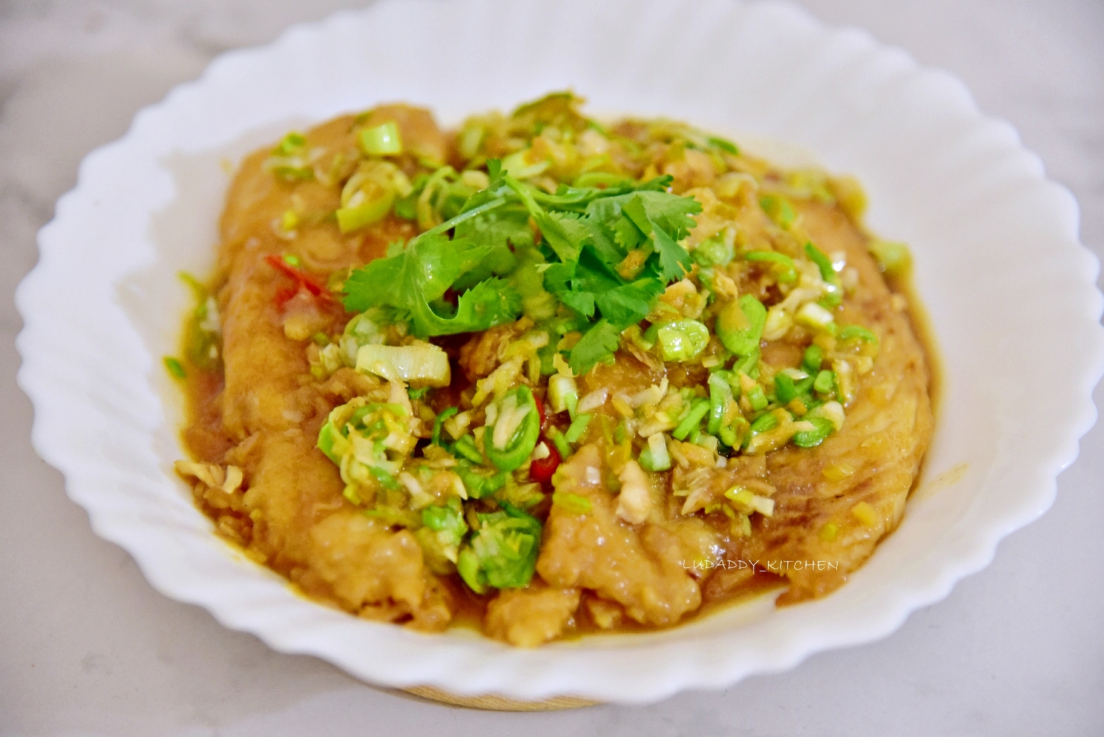 紅燒鯛魚片食譜｜鹹香甘甜的鯛魚片料理，魚肉綿密開胃下飯 @露老爸&amp;露瑪