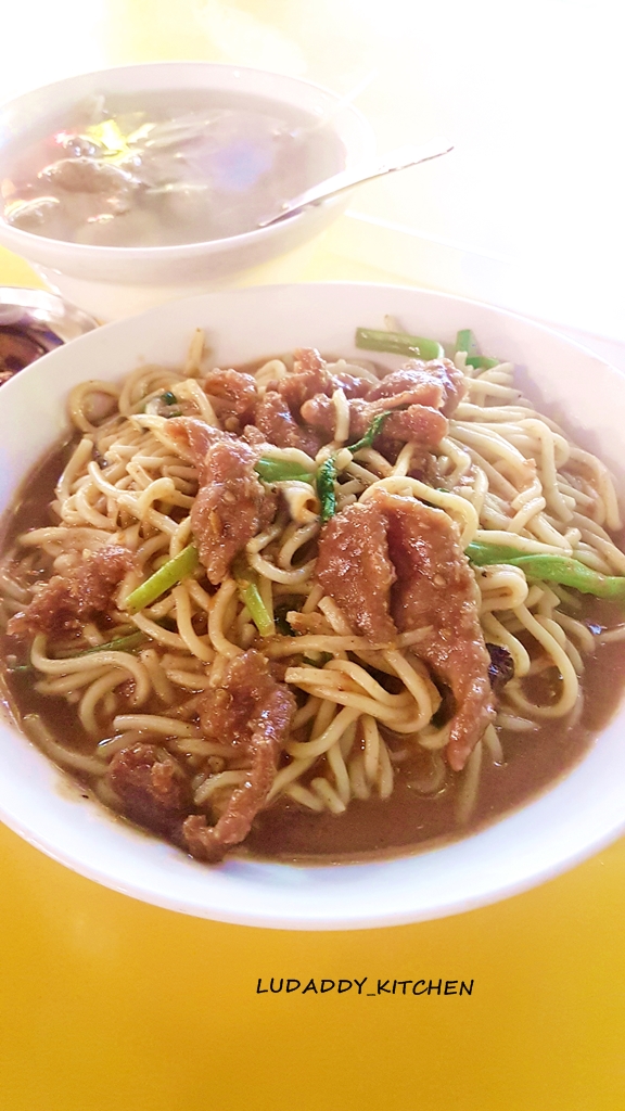 【寧夏夜市美食】經典的老字號人氣美食!劉芋仔蛋黃芋餅、牛媽媽沙茶牛肉、王家生炒魷魚