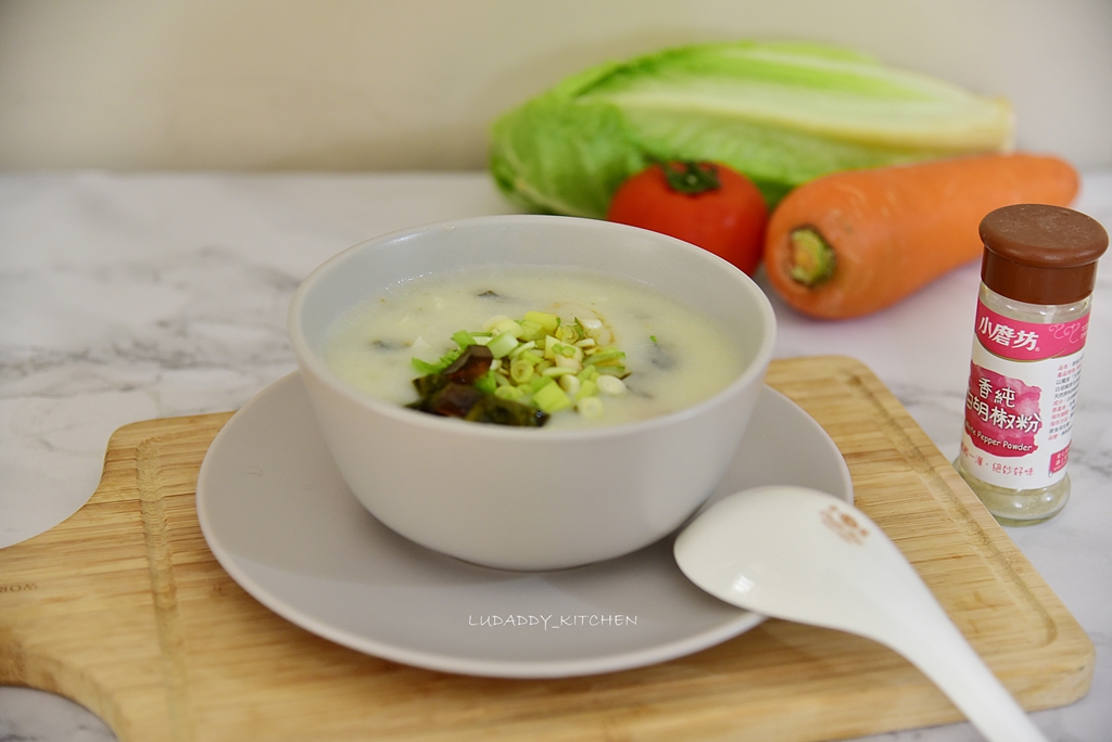 【食譜】簡易快速看不見米粒口感綿密的經典皮蛋瘦肉粥