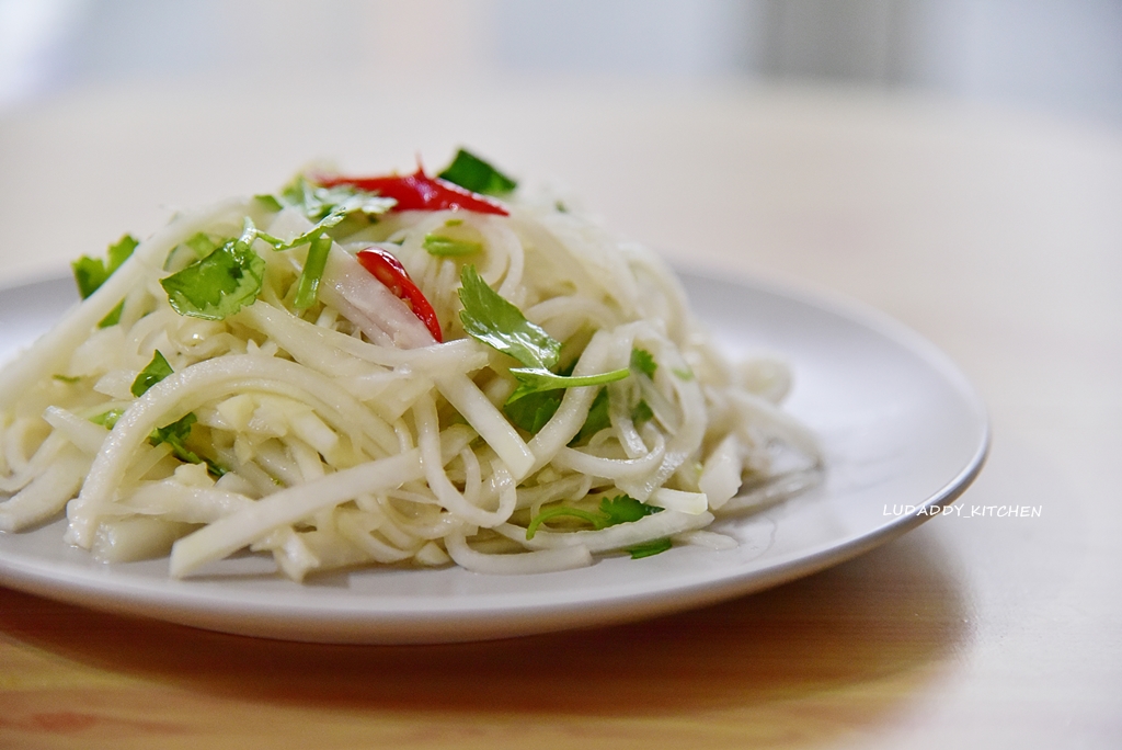 涼拌大頭菜食譜｜爽脆清口的簡單涼拌大頭菜料理 @露老爸&amp;露瑪