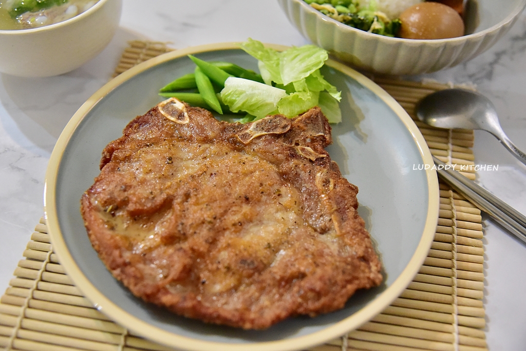 大成食品黃金脆皮雞腿排、台灣豬極厚排骨烤著吃/日本千石阿拉丁烤箱食譜/排骨蛋炒飯、泰式椒麻雞