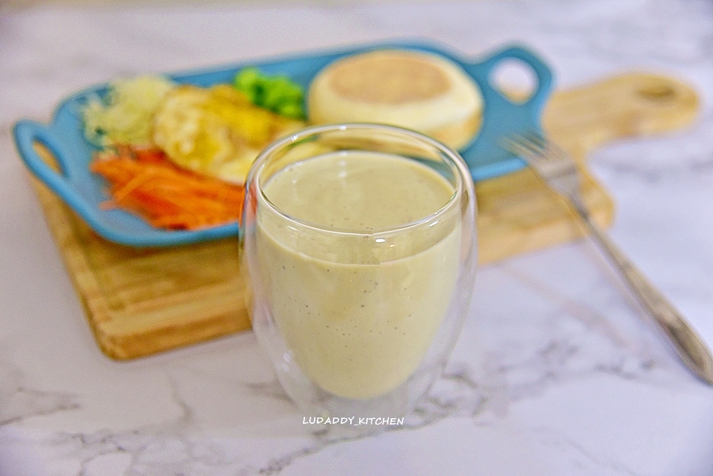 香蕉豆漿堅果飲食譜｜快速打出絲滑自製堅果飲，推薦真的好用NutriBullet果汁機 @露老爸&amp;露瑪