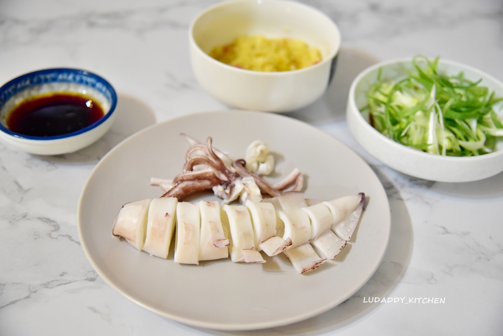 【食譜】蒜香四溢鮮甜的蒜蓉魷魚、蒜蓉透抽