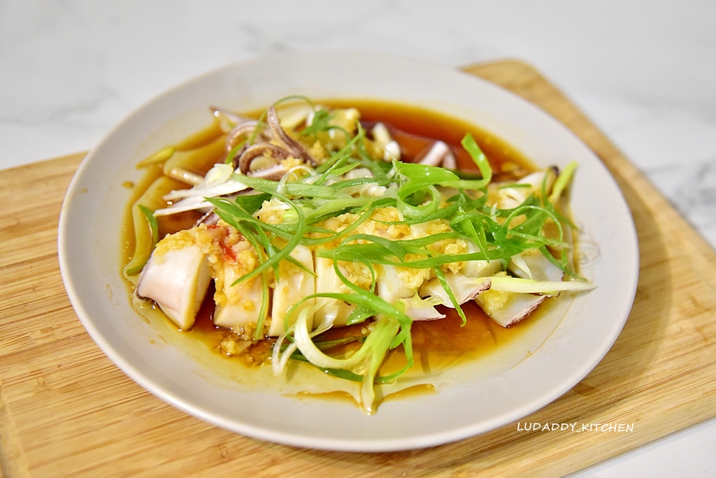 【食譜】蒜香四溢鮮甜的蒜蓉魷魚、蒜蓉透抽