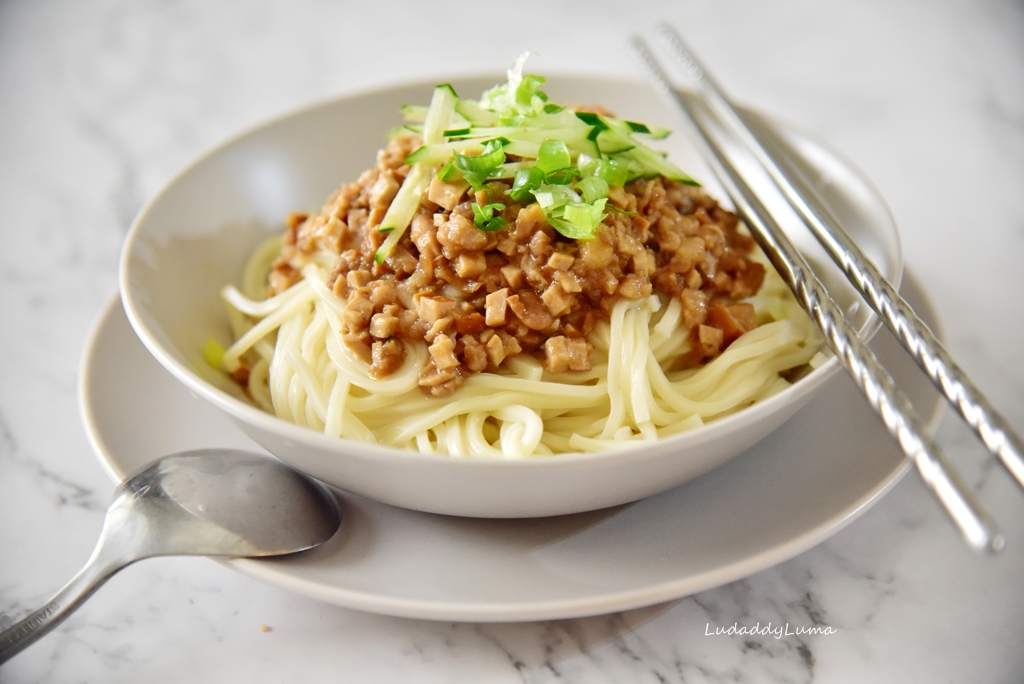 【食譜】生活中的美味，自家私房炸醬麵