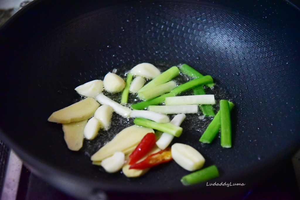 【食譜】膠原蛋白滿滿Q彈軟糯的冰糖滷豬腳