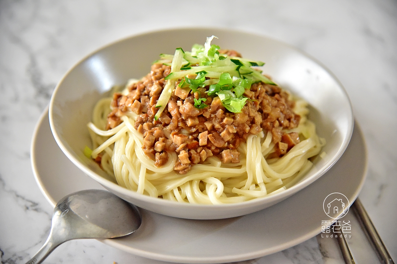 【食譜】生活中的美味，自家私房炸醬麵