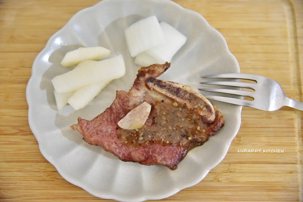 【氣炸鍋食譜】氣炸帶骨牛小排簡易料理味香肉嫩