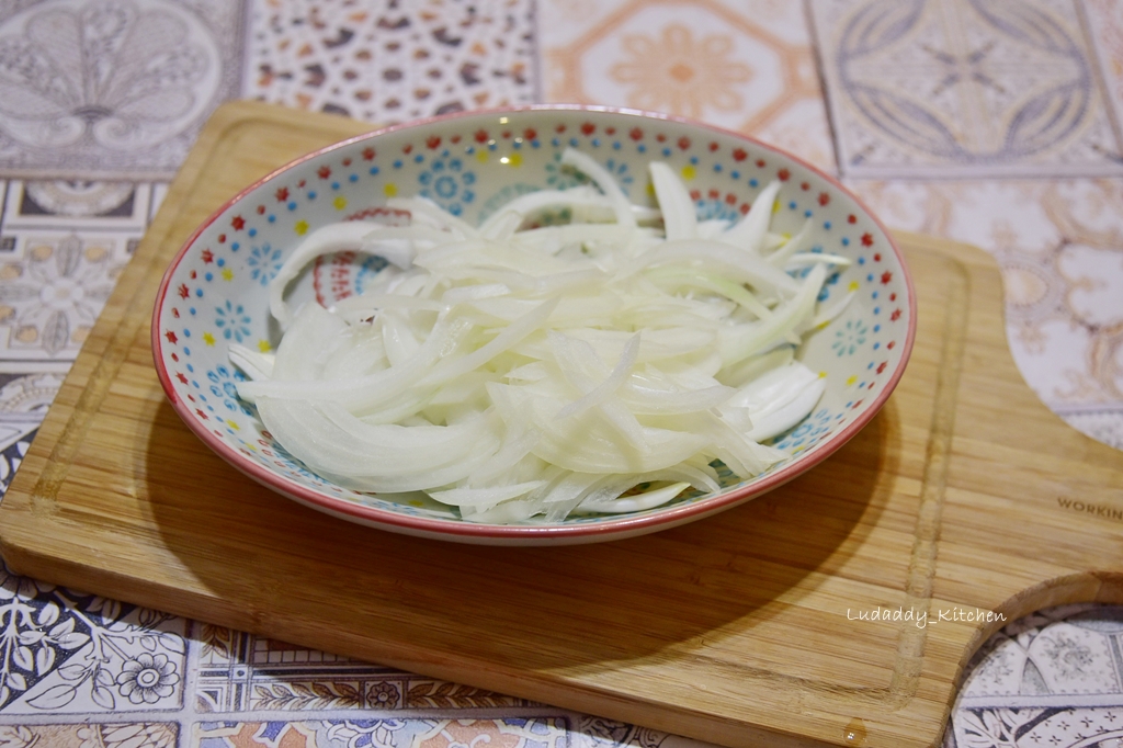 【食譜】夏日冰涼爽口的小菜日式和風涼拌洋蔥