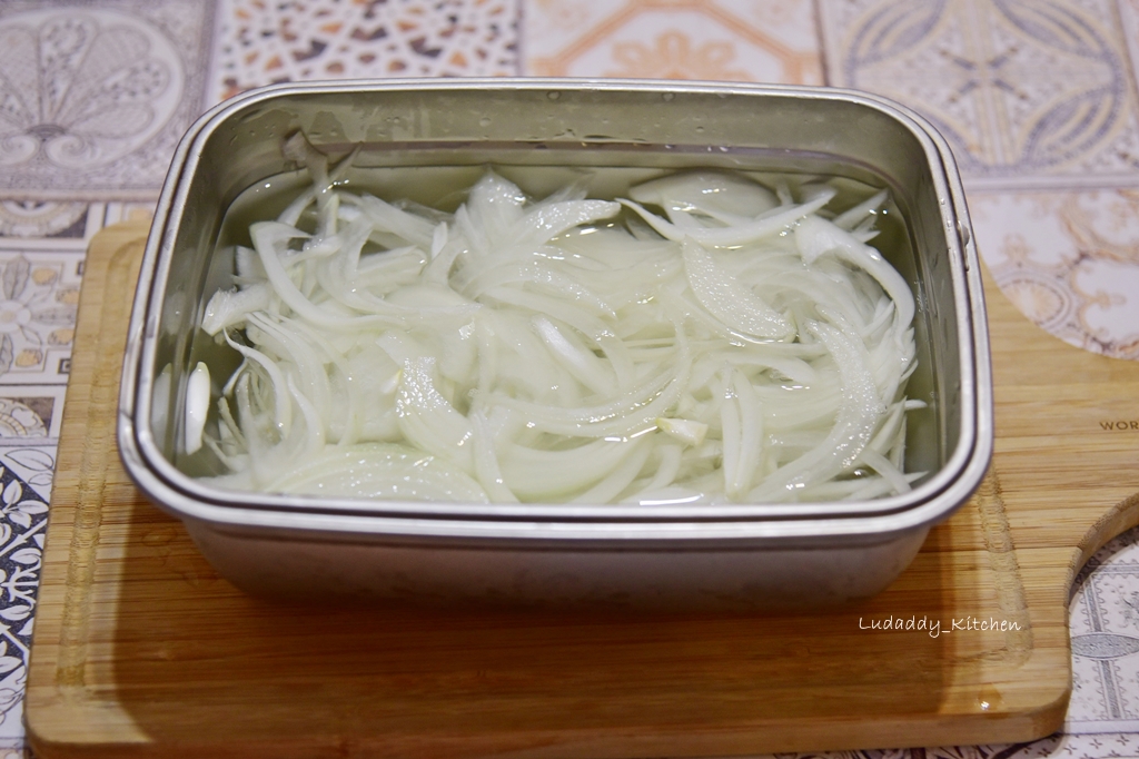 【食譜】夏日冰涼爽口的小菜日式和風涼拌洋蔥