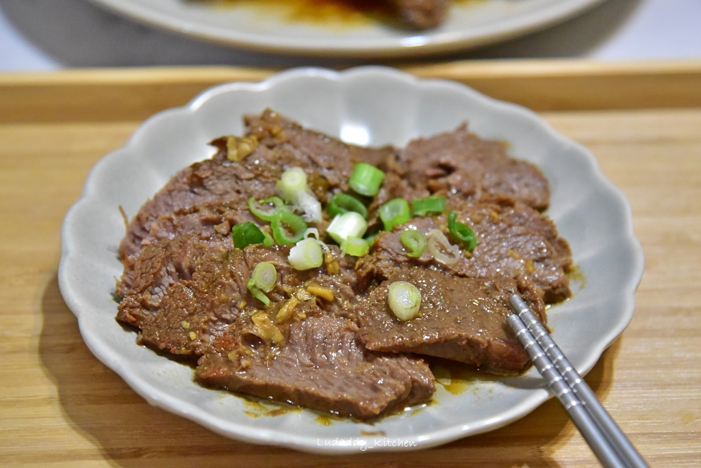 滷牛排食譜｜肉質細嫩鹹香入味，高蛋白低脂的醬滷牛肉