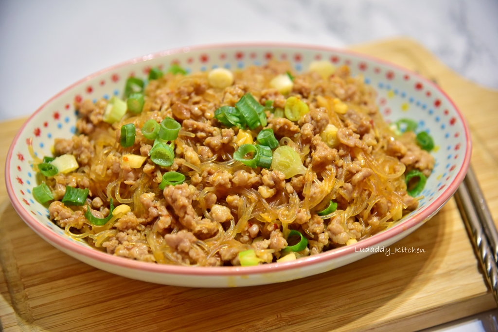 螞蟻上樹食譜│絞肉炒粉絲料理，香辣下飯的簡易家常菜