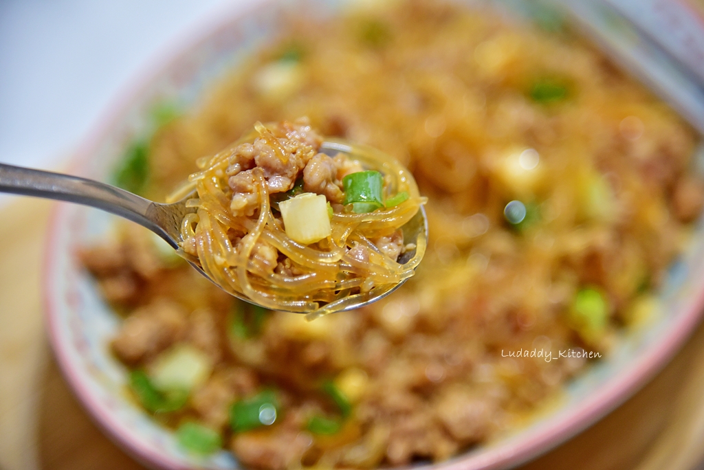 螞蟻上樹食譜│絞肉炒粉絲料理，香辣下飯的簡易家常菜