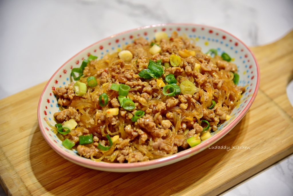 螞蟻上樹食譜│絞肉炒粉絲料理，香辣下飯的簡易家常菜