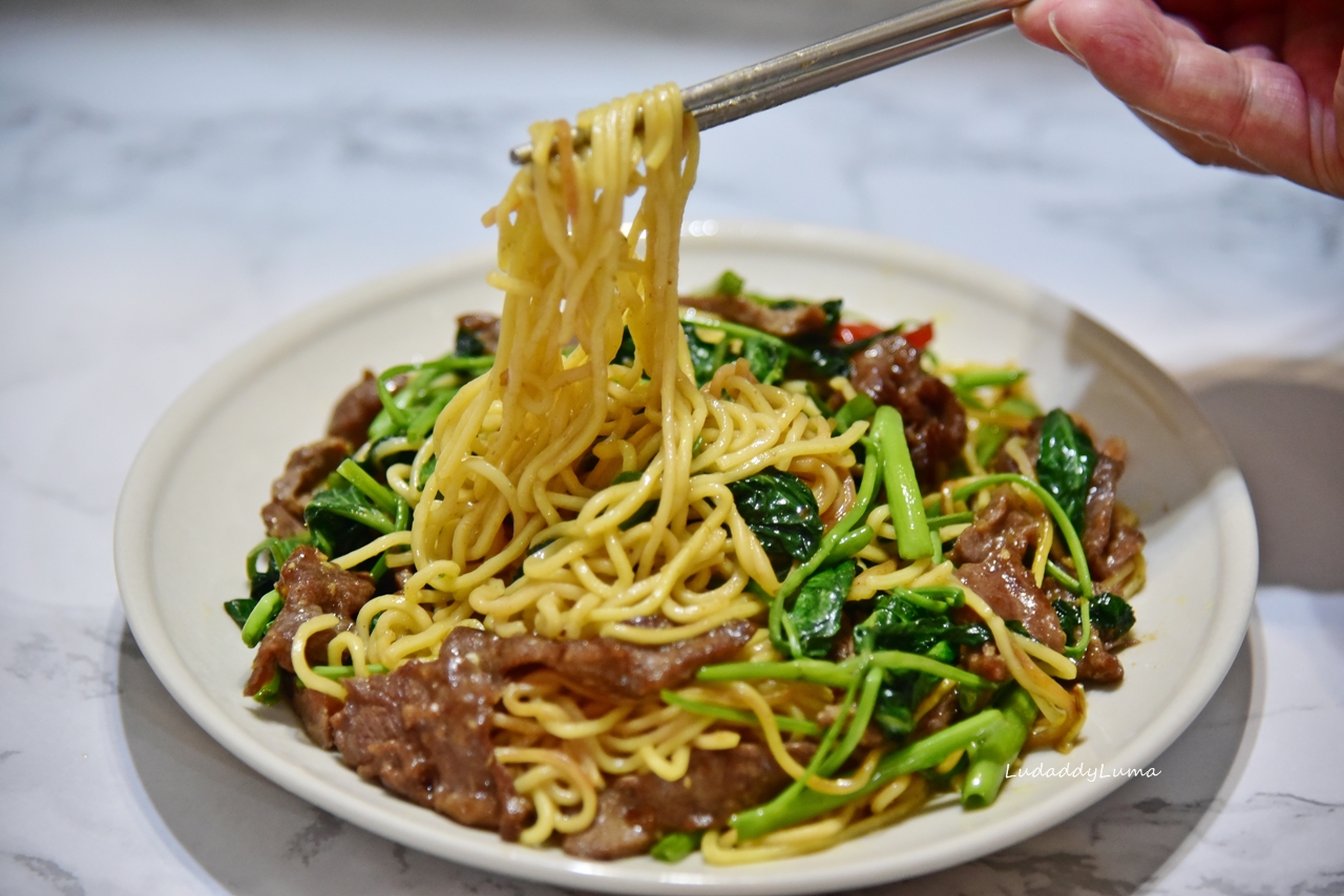 【食譜】空心菜炒牛肉｜還可以變化出最喜歡的炒麵口味．沙茶牛肉炒麵