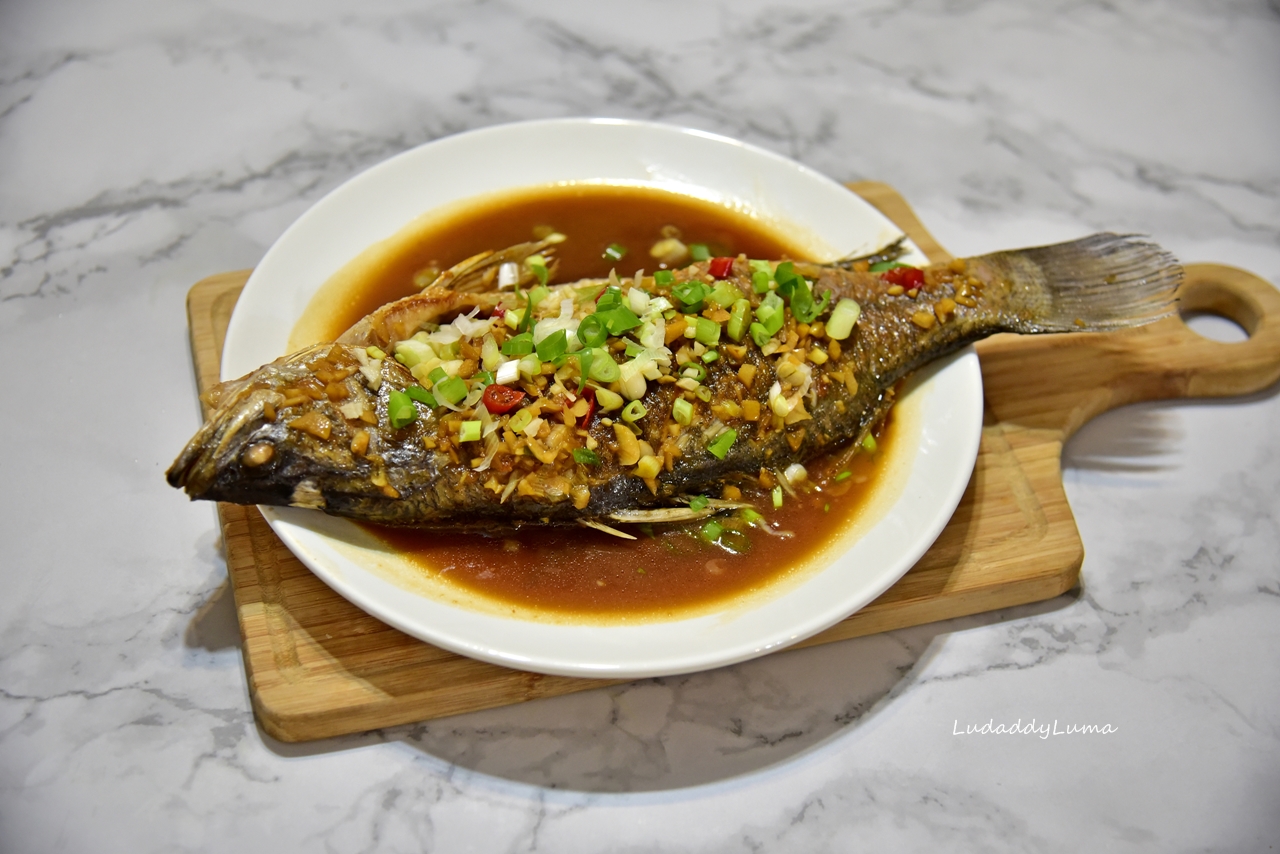 【食譜】家常拿手菜紅燒魚/鹹香入味超下飯 @露老爸&amp;露瑪