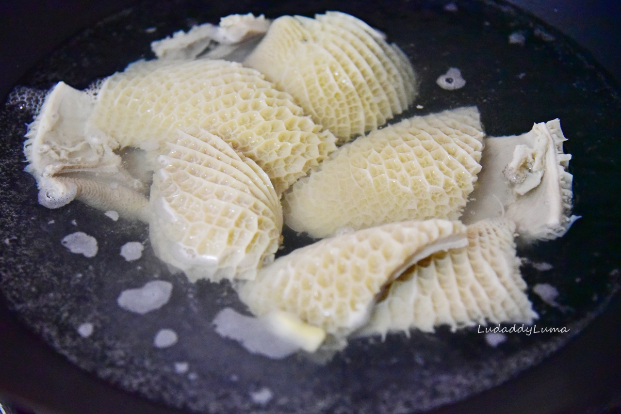 涼拌菜食譜│涼拌杏鮑菇牛肚，酸爽開味口感好，逢年過節的宴客料理