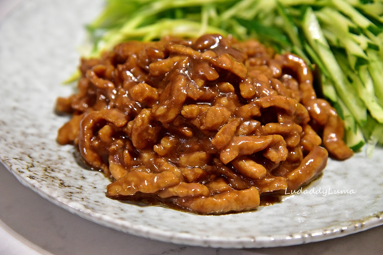 【食譜】京醬肉絲/醬濃肉香北方餐館的招牌菜色，搭配潤餅也好吃