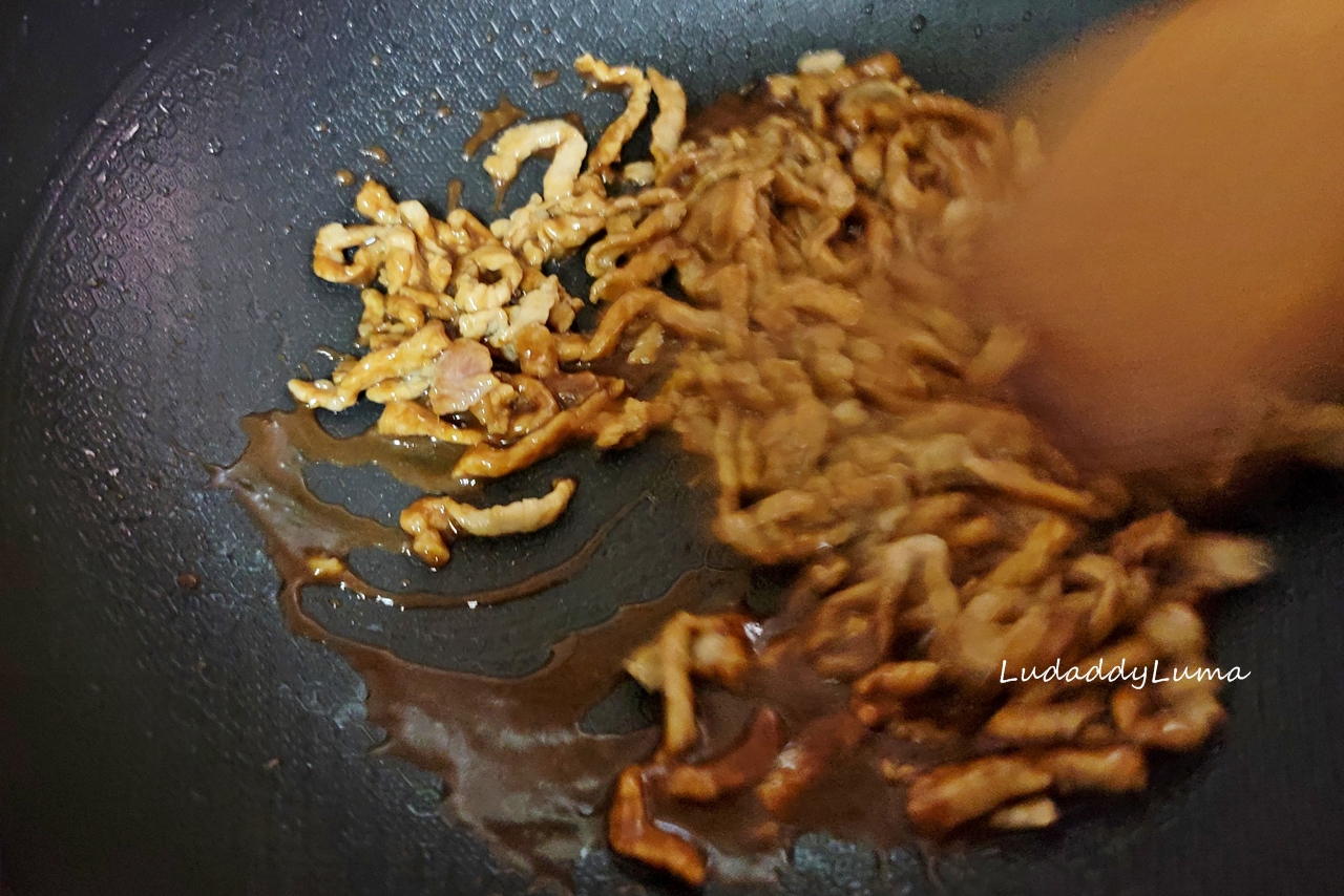 【食譜】京醬肉絲/醬濃肉香北方餐館的招牌菜色，搭配潤餅也好吃