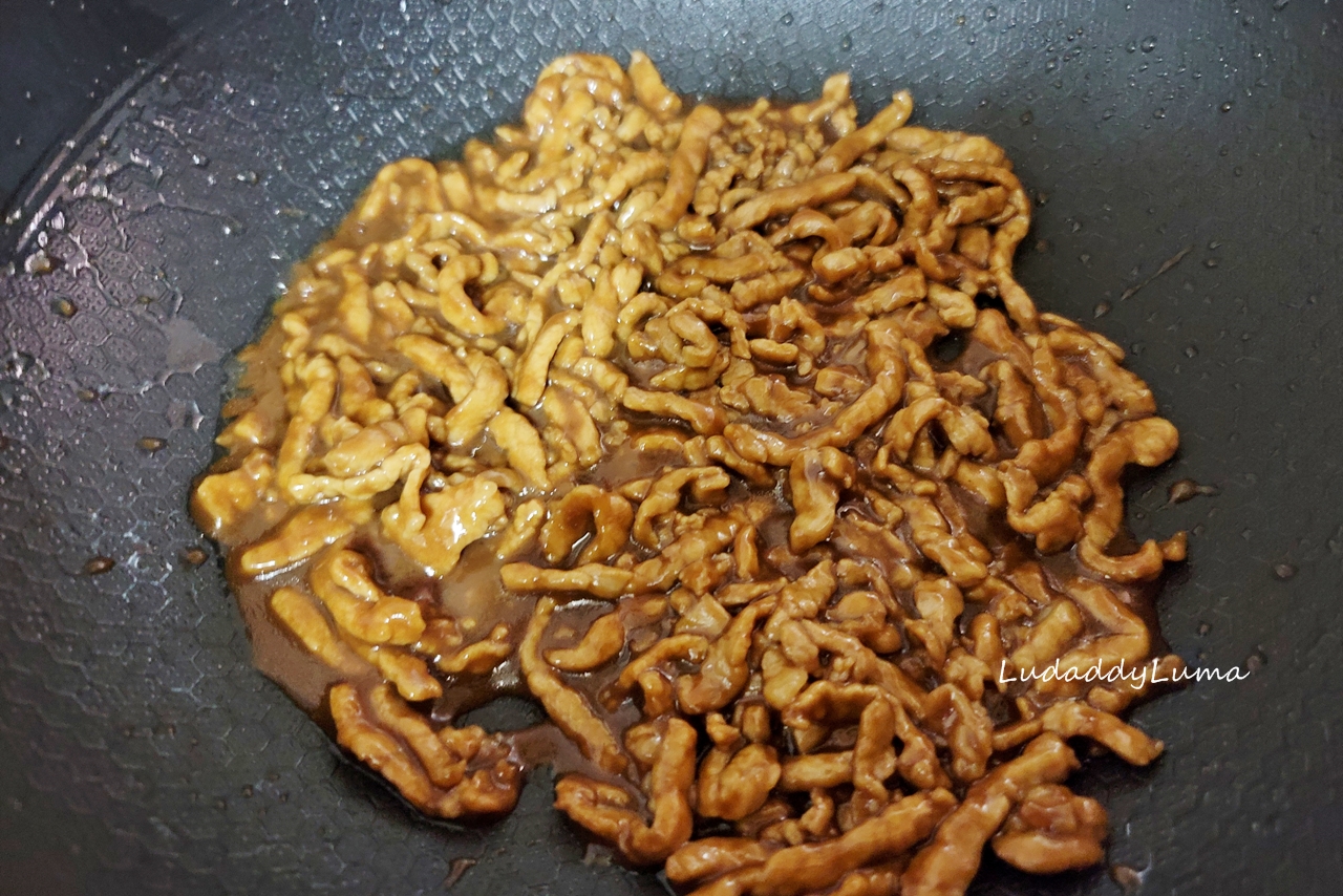 【食譜】京醬肉絲/醬濃肉香北方餐館的招牌菜色，搭配潤餅也好吃