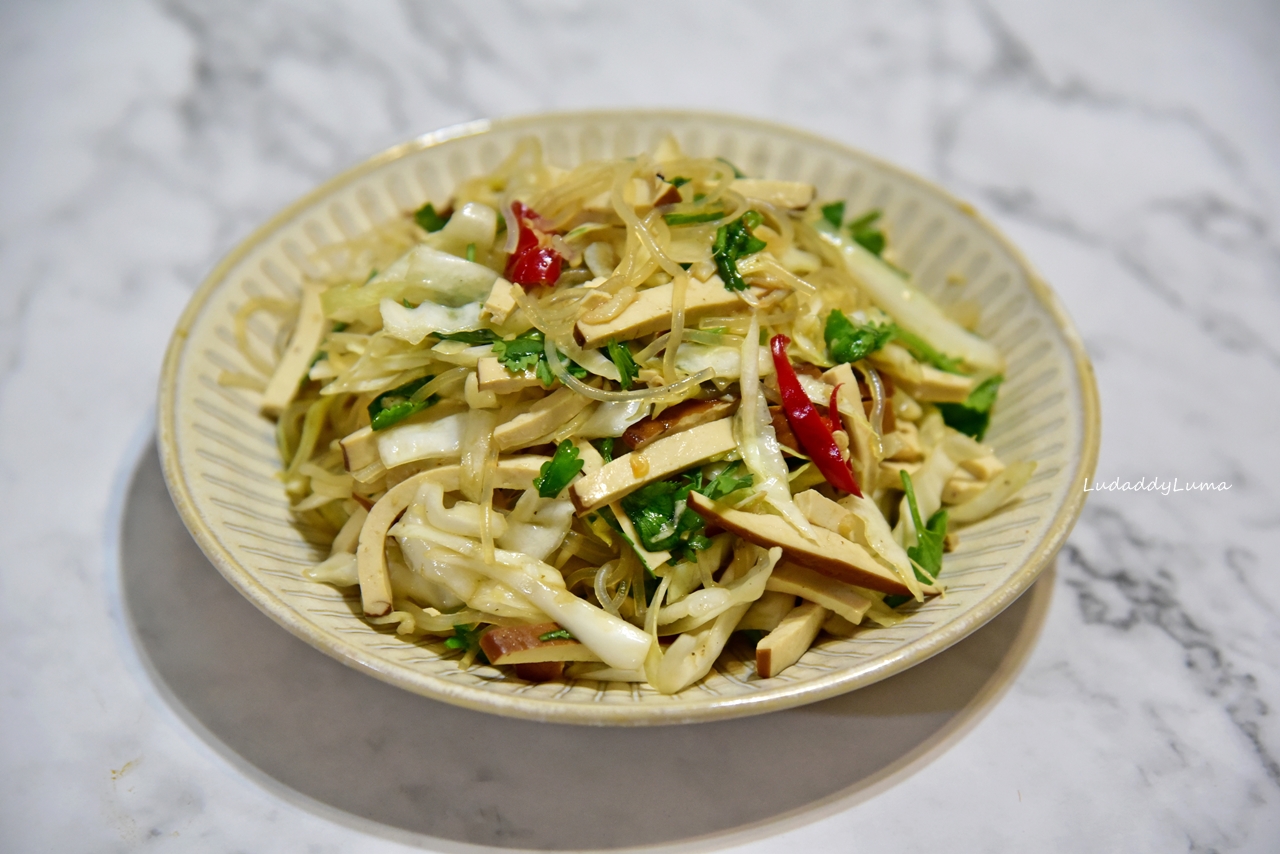 【食譜】涼拌高麗菜豆干絲，開胃爽口大宴小酌兩相宜的高麗菜料理