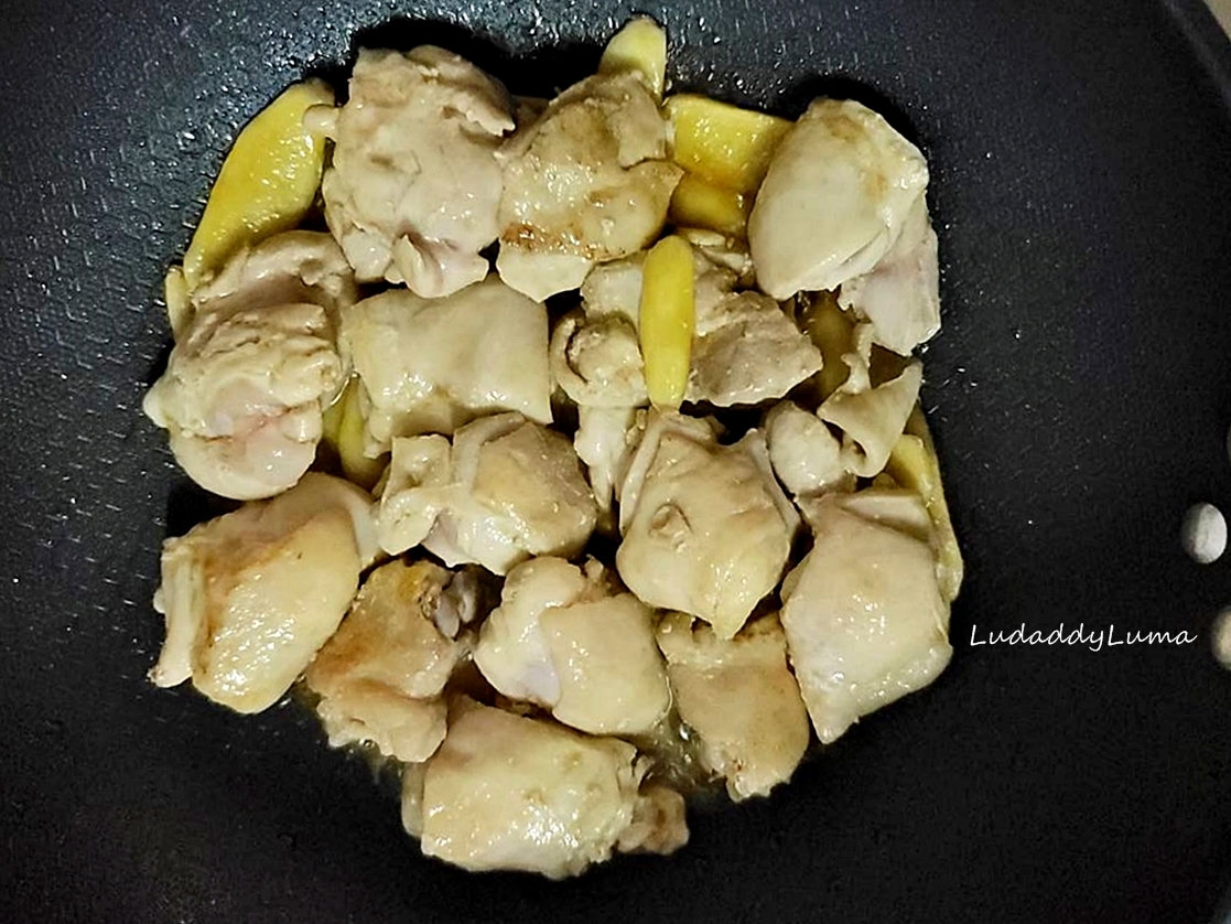 【食譜】麻油雞、麻油雞麵線，冬季暖身的美味食補料理