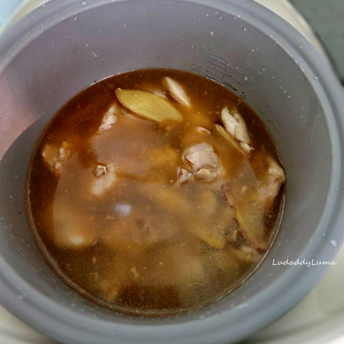 【食譜】麻油雞、麻油雞麵線，冬季暖身的美味食補料理