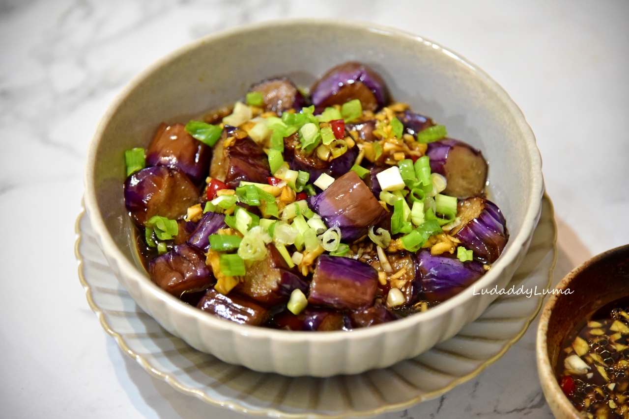 【食譜】蒜蓉茄子/餐廳油炸版皮亮肉嫩，色香味俱全簡易料理