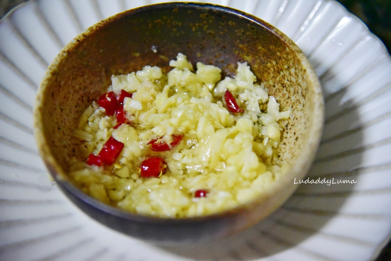 【食譜】蒜蓉茄子/餐廳油炸版皮亮肉嫩，色香味俱全簡易料理