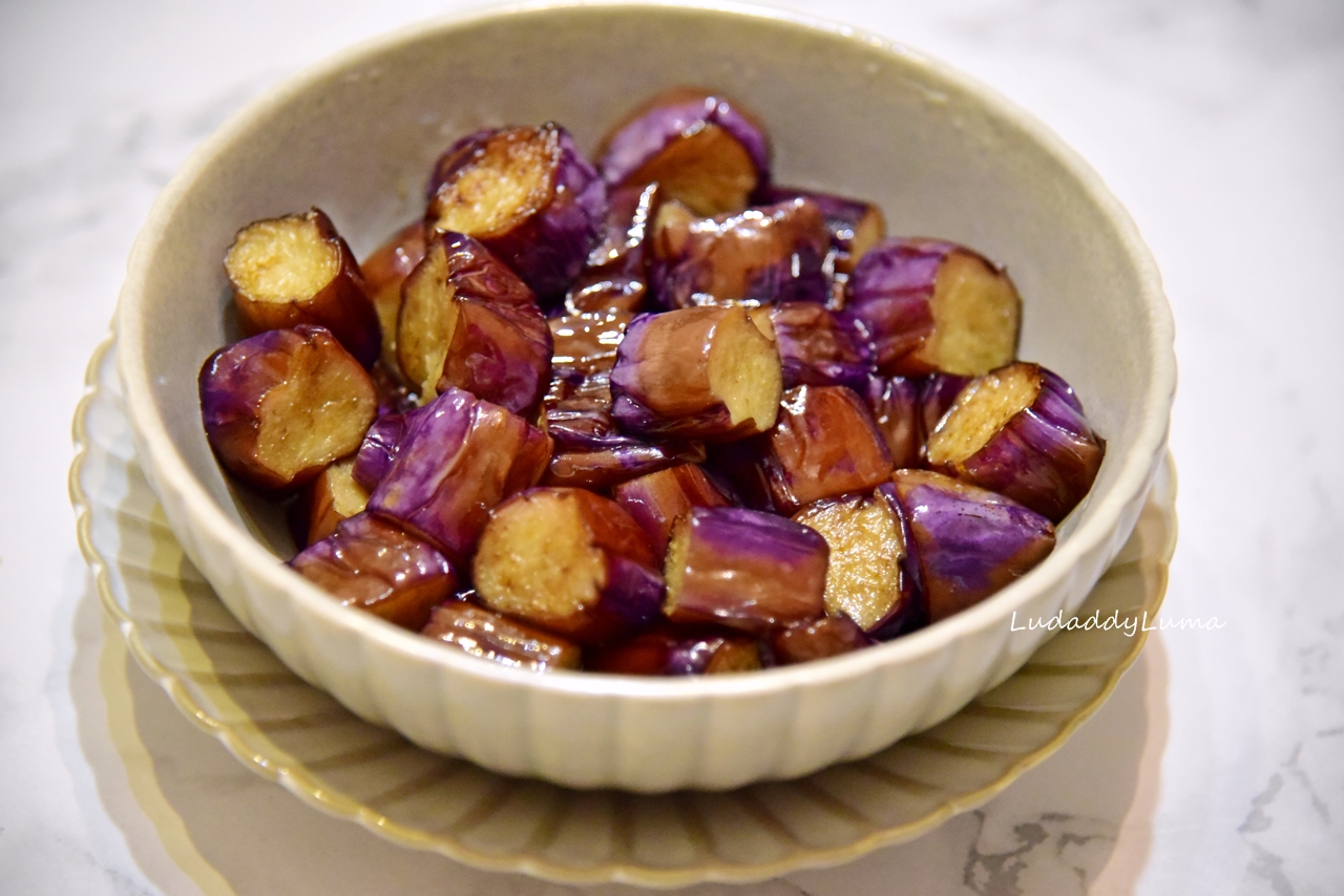 【食譜】蒜蓉茄子/餐廳油炸版皮亮肉嫩，色香味俱全簡易料理