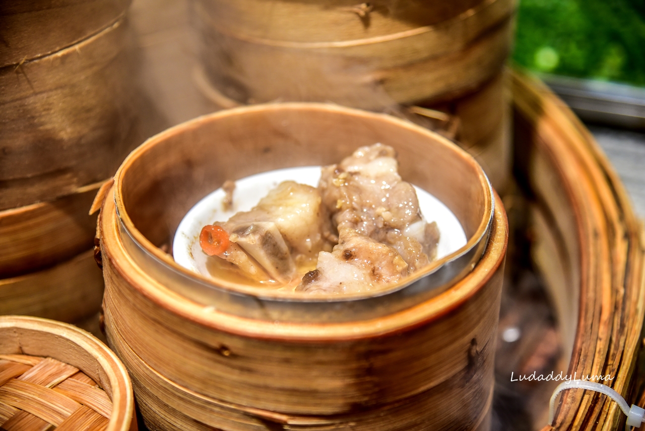 饗食天堂大直店｜下午茶食材多元豐富，牛排、烤鴨、生魚片、德國豬腳、多國料理一應具全