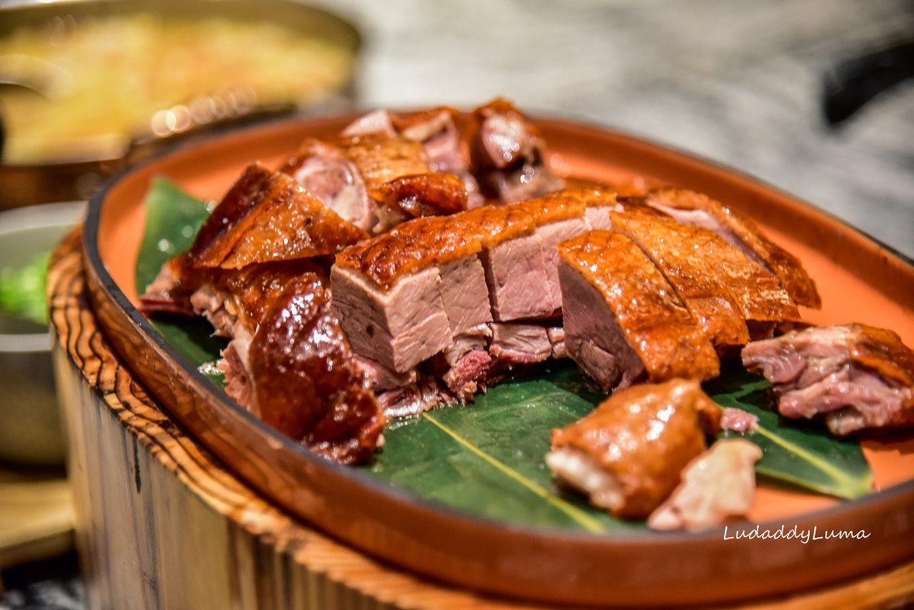 饗食天堂大直店｜下午茶食材多元豐富，牛排、烤鴨、生魚片、德國豬腳、多國料理一應具全