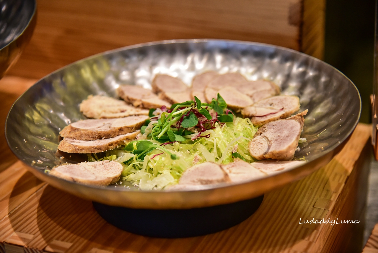 饗食天堂大直店｜下午茶食材多元豐富，牛排、烤鴨、生魚片、德國豬腳、多國料理一應具全