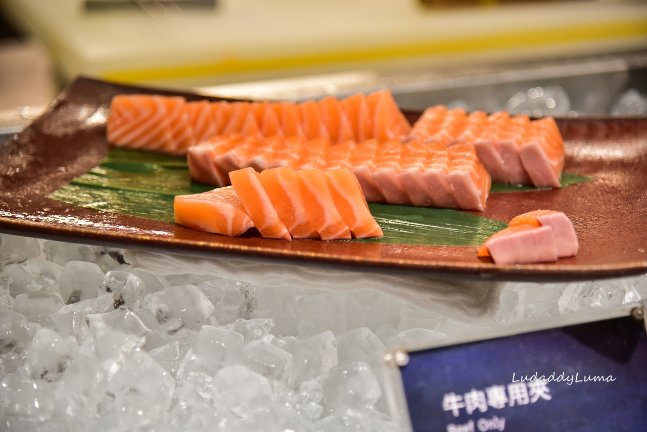 饗食天堂大直店｜下午茶食材多元豐富，牛排、烤鴨、生魚片、德國豬腳、多國料理一應具全