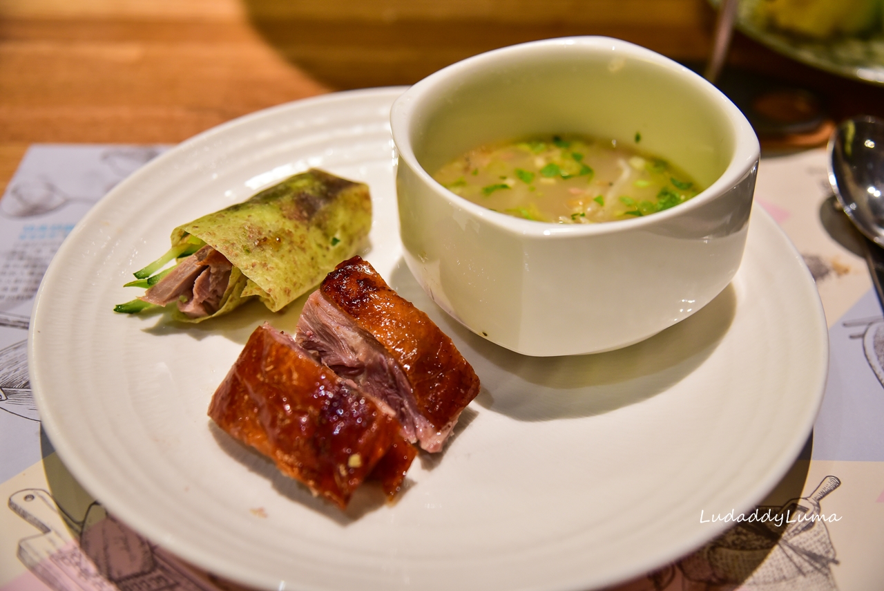 饗食天堂大直店｜下午茶食材多元豐富，牛排、烤鴨、生魚片、德國豬腳、多國料理一應具全