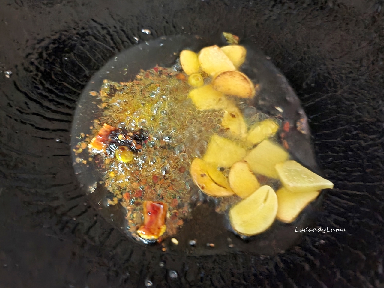 【食譜】麻辣香鍋│辣香四溢、川味麻辣乾鍋料理在家輕鬆上桌