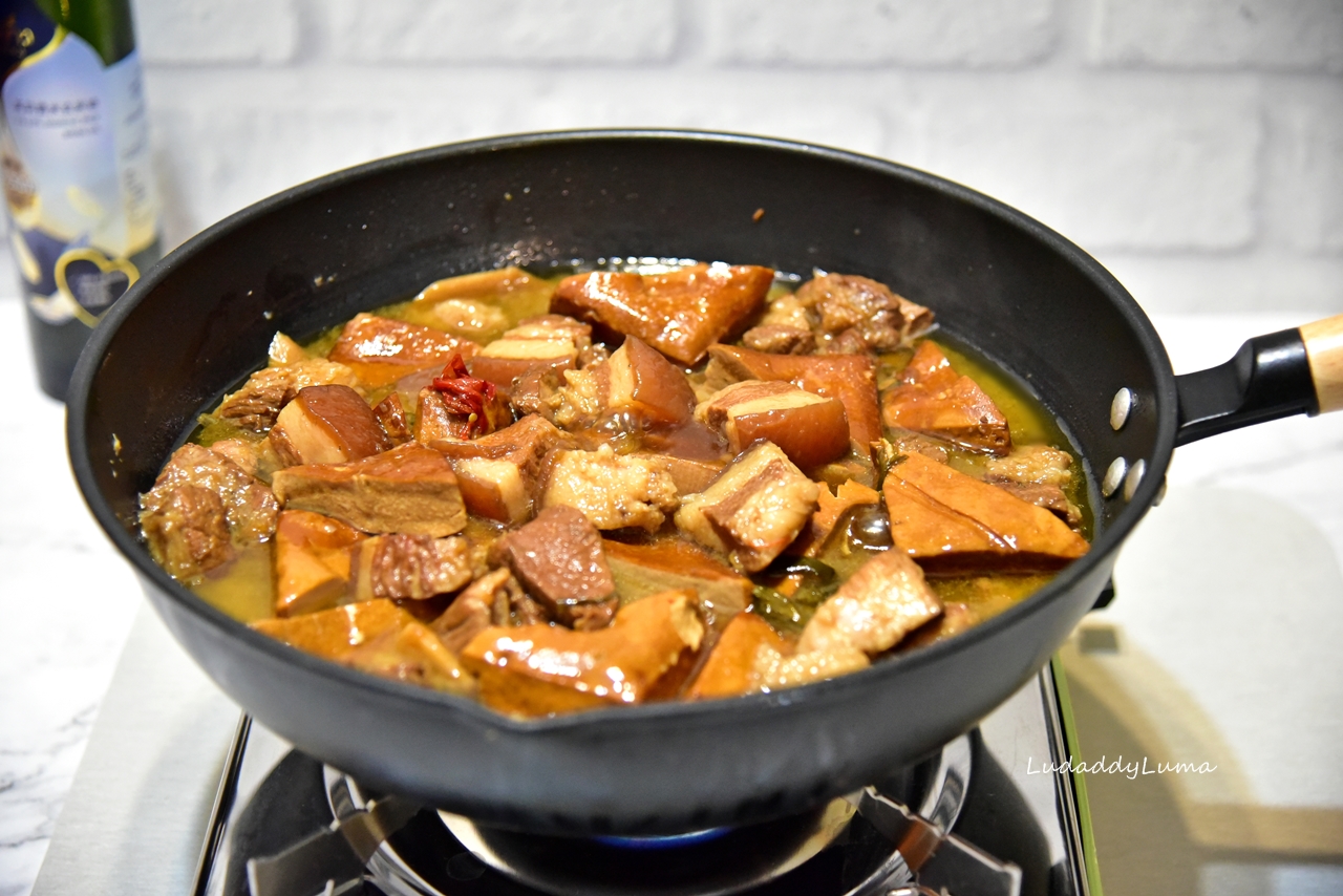 【食譜】紅燒五花肉豆干│紅燒肉加上飽滿多汁的豆干，經典不敗的餐桌美味