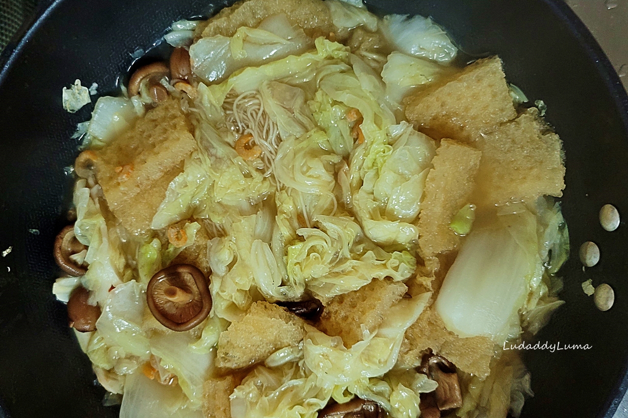 【食譜】白菜粉絲煲│燉煮入味的白菜滷加粉絲，簡易家常煲仔鍋