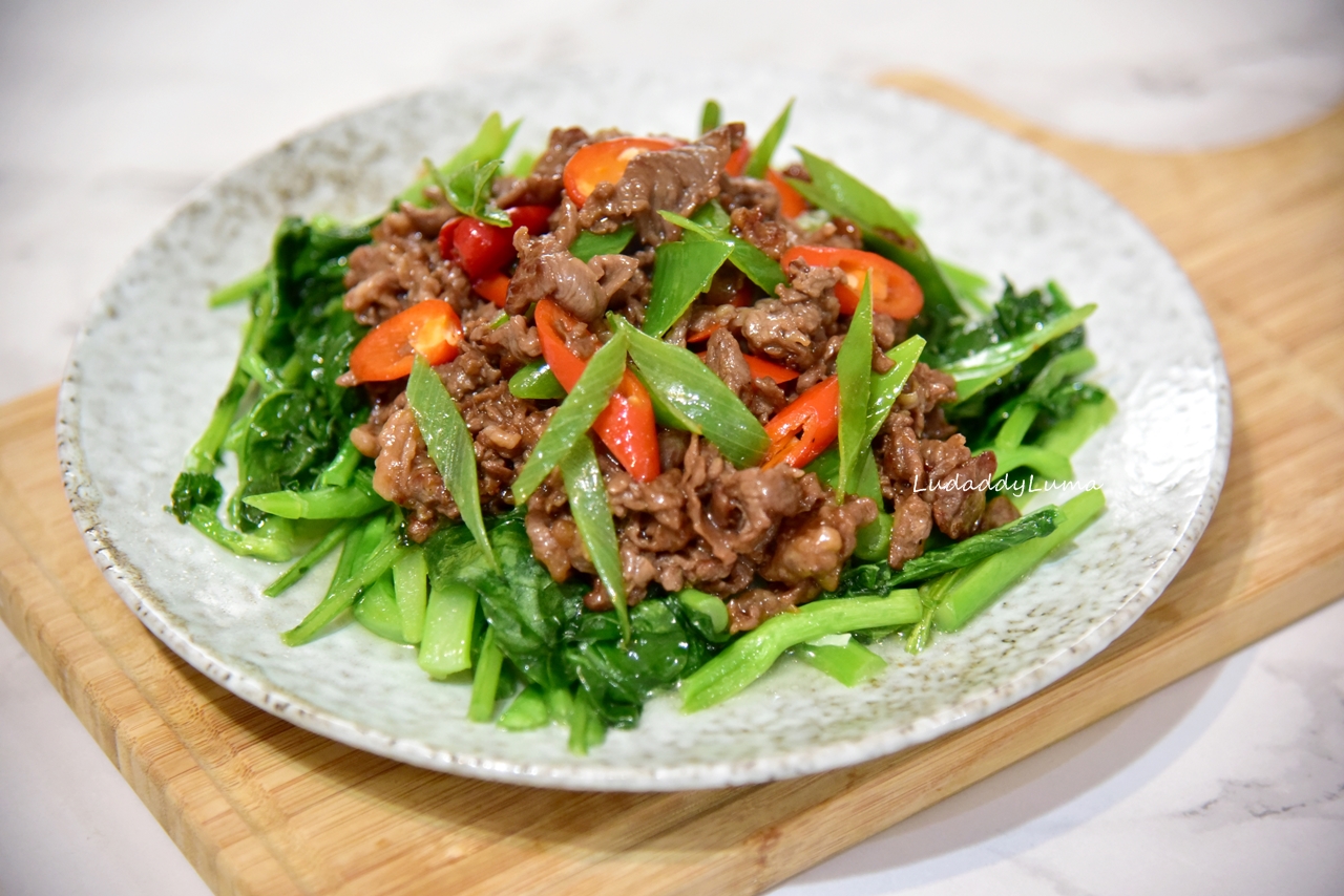 【食譜】芥藍牛肉│芥藍甘甜爽脆、牛肉滑嫩，色香味俱全 @露老爸&amp;露瑪