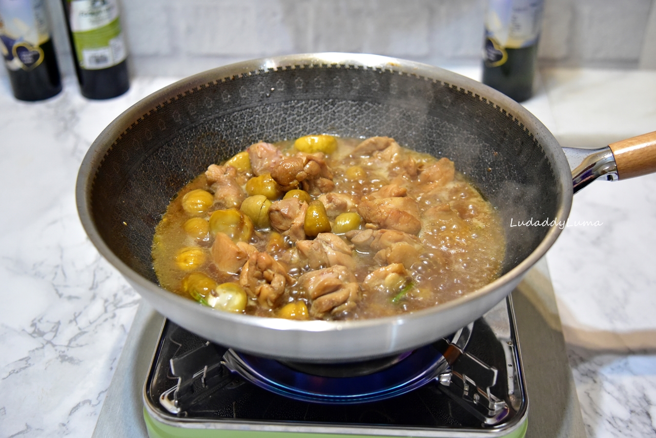 【食譜】栗子燒雞│栗子鬆軟清甜，雞肉細嫩，鹹香有味