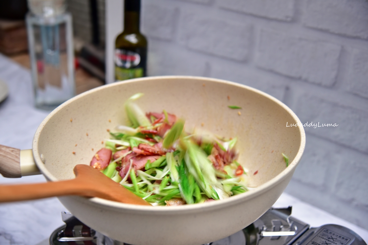 【食譜】蒜苗臘肉│做法簡單，但年味十足香氣逼人的臘肉料理