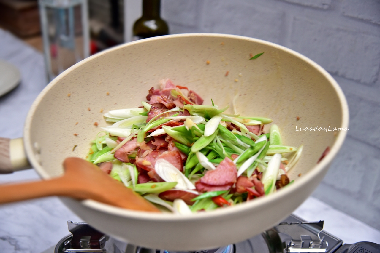 【食譜】蒜苗臘肉│做法簡單，但年味十足香氣逼人的臘肉料理