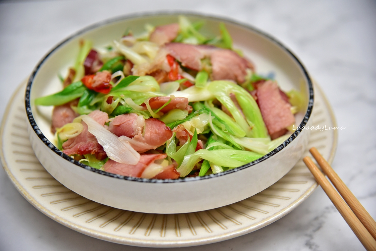 【食譜】蒜苗臘肉│做法簡單，但年味十足香氣逼人的臘肉料理