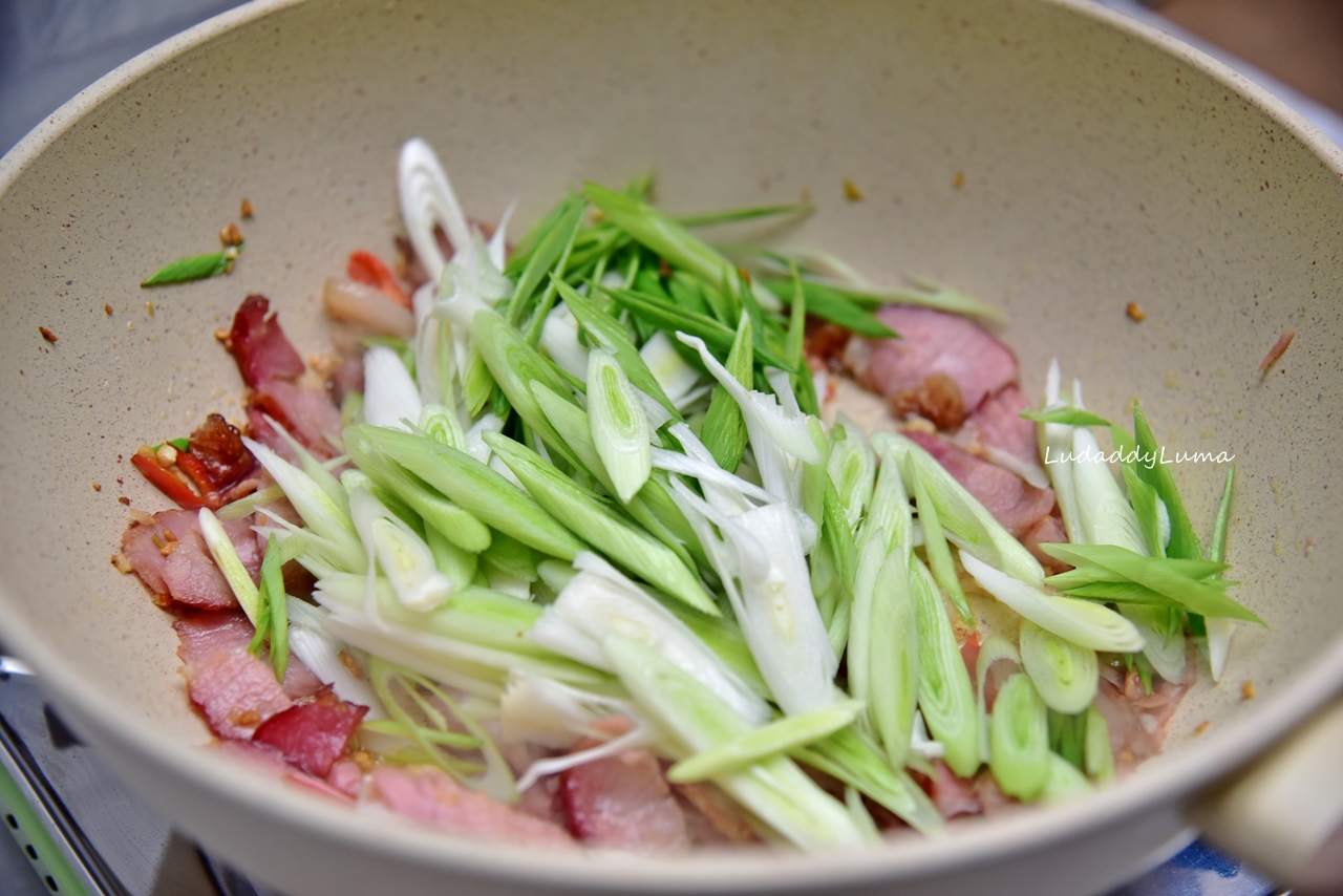 【食譜】蒜苗臘肉│做法簡單，但年味十足香氣逼人的臘肉料理