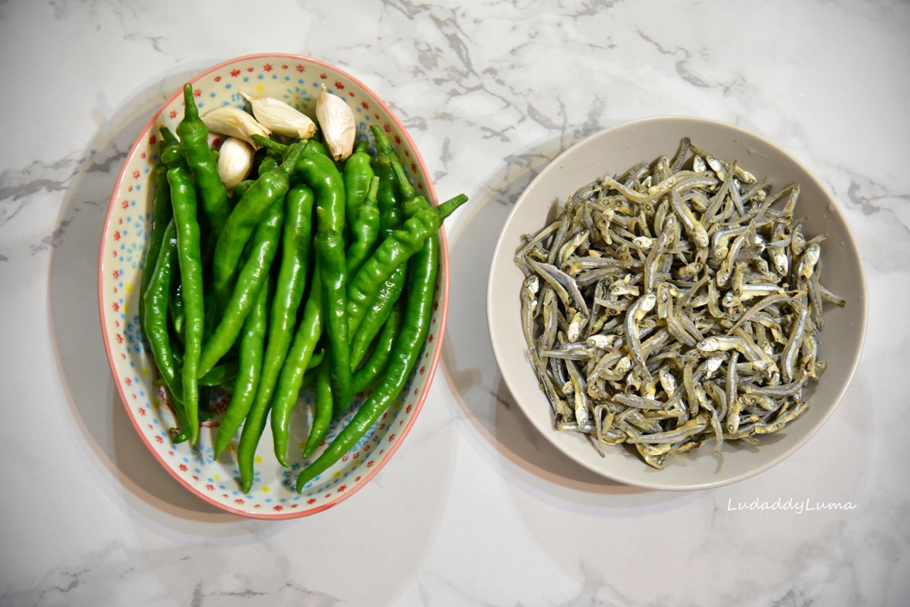 【食譜】糯米椒炒小魚乾│滿滿椒香不辣的開胃下飯菜