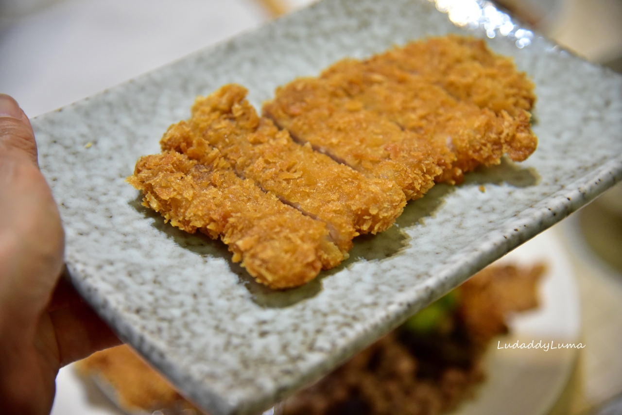 【食譜】外酥內嫩日式豬排‧簡易餐廳級豬排料理