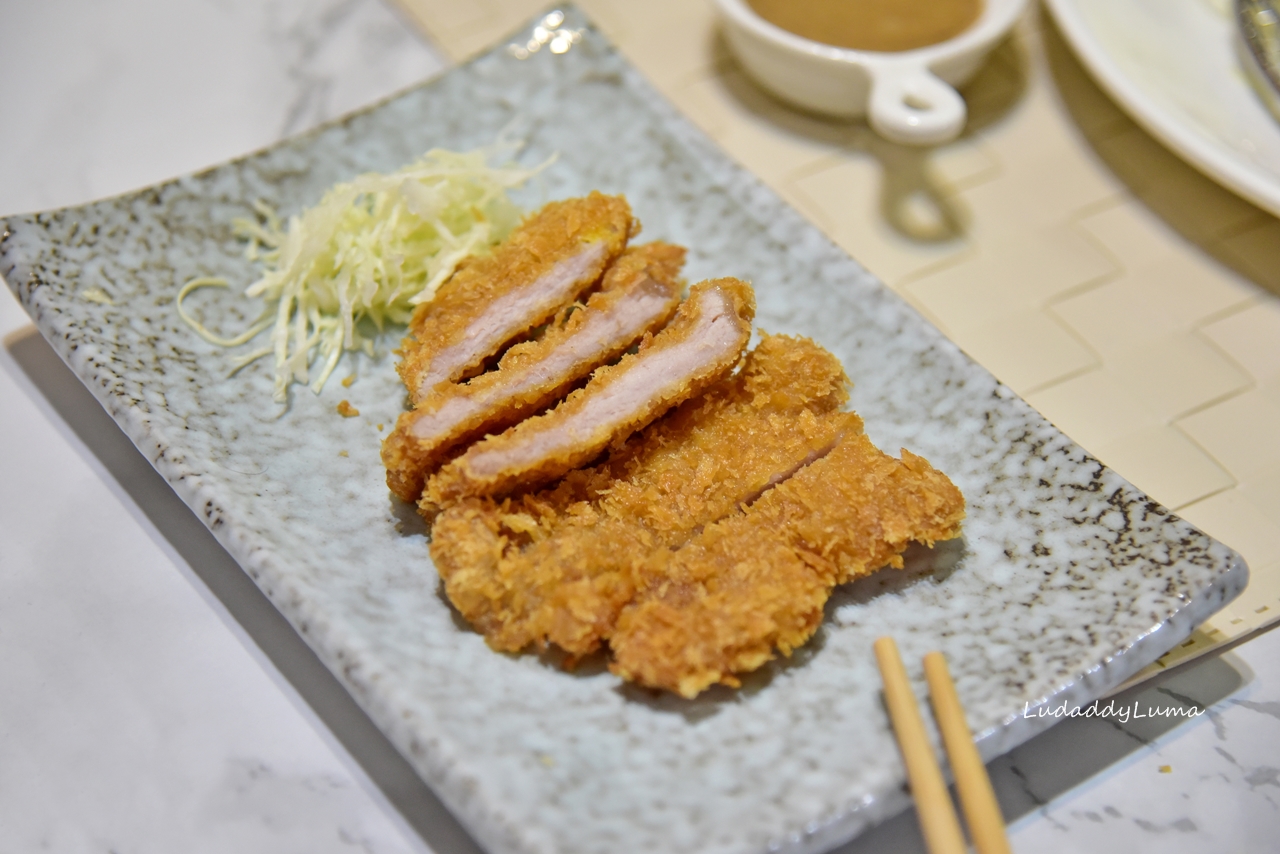 【食譜】外酥內嫩日式豬排‧簡易餐廳級豬排料理